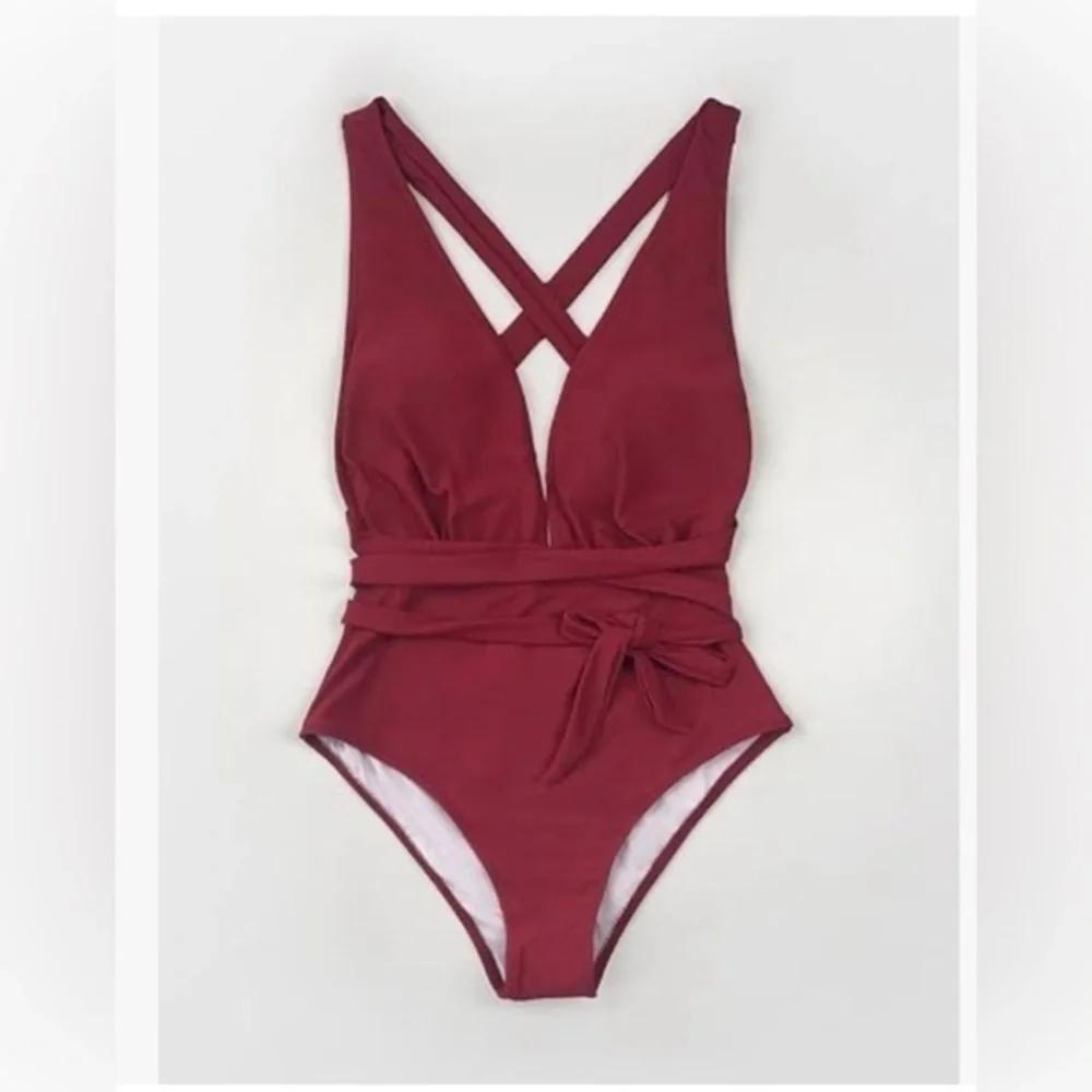 New Cupshe Red Deep Cut Back Tie Swimsuit One Piece Size Small NWT